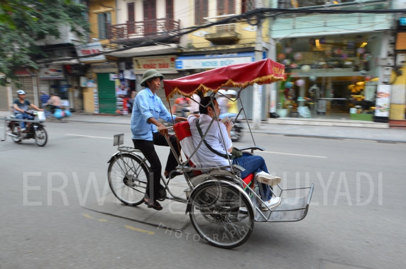 Becak di Hanoi.JPG